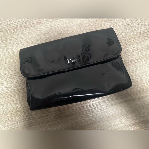 DIOR CLUTCH, MULTI-COMPARTMENT BAG WITH SIGNATURE “D” hanging from zipper pull - Picture 3 of 13